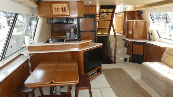 Meridian 490 Pilothouse image