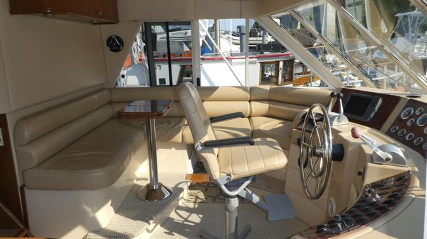 Meridian 490 Pilothouse image