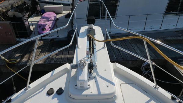 Meridian 490 Pilothouse image