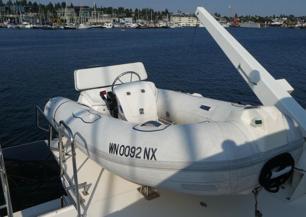 Meridian 490 Pilothouse image