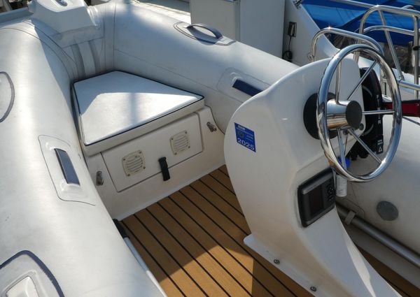 Meridian 490 Pilothouse image