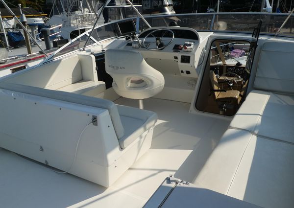 Meridian 490 Pilothouse image