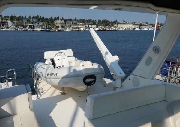 Meridian 490 Pilothouse image