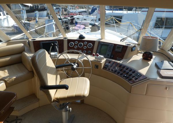 Meridian 490 Pilothouse image