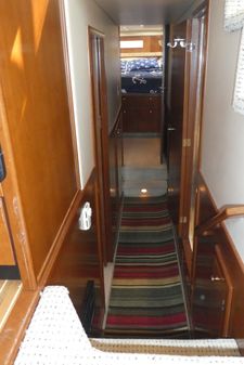 Meridian 490 Pilothouse image