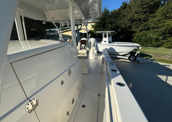 Cobia 350 Center Console image