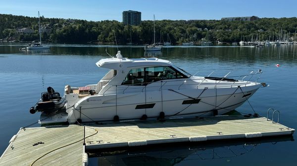 Cruisers Yachts 48 Cantius 