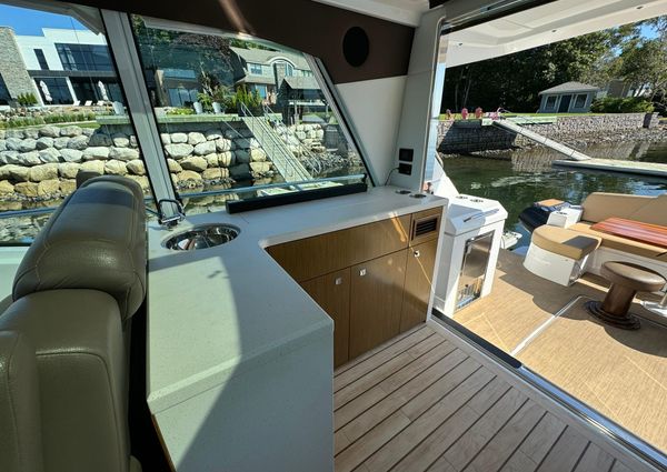 Cruisers-yachts 48-CANTIUS image