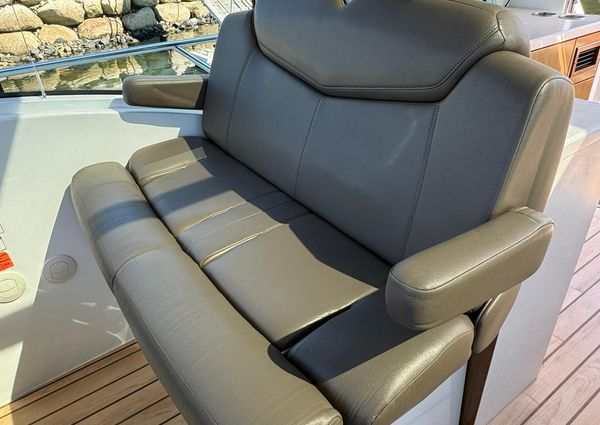 Cruisers-yachts 48-CANTIUS image