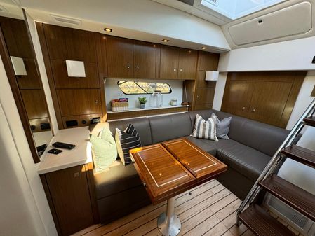 Cruisers Yachts 48 Cantius image