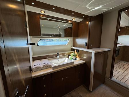 Cruisers Yachts 48 Cantius image