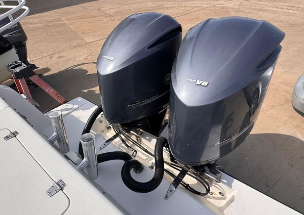 Contender 35 Express Side Console image