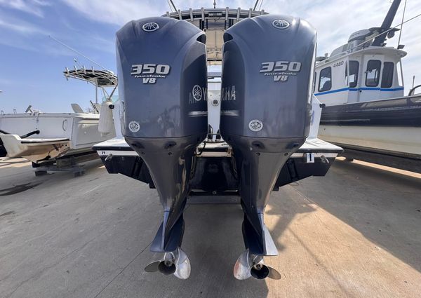 Contender 35 Express Side Console image