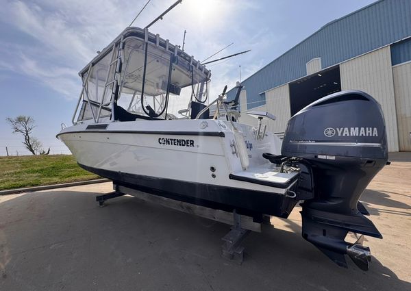 Contender 35 Express Side Console image