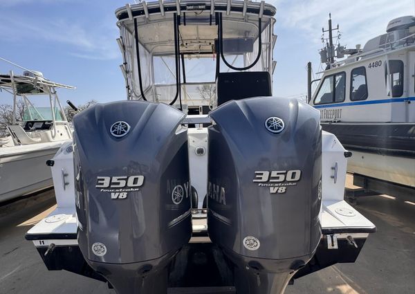 Contender 35 Express Side Console image