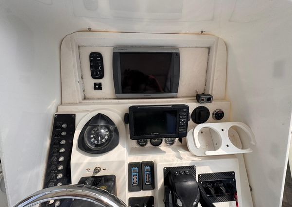 Contender 35 Express Side Console image