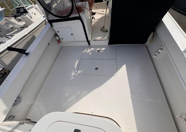 Contender 35 Express Side Console image