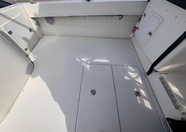 Contender 35 Express Side Console image