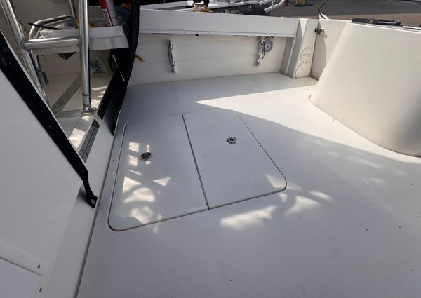 Contender 35 Express Side Console image