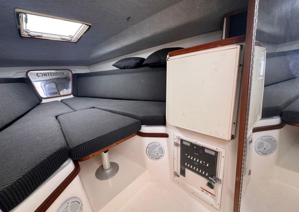 Contender 35 Express Side Console image