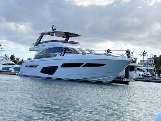 Princess F70 - main image