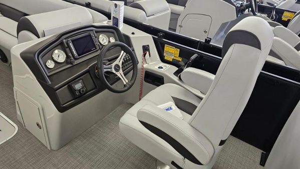 Bentley-pontoons LEGACY-243-NAVIGATOR image