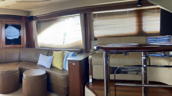 Sea Ray 520 Sedan Bridge image