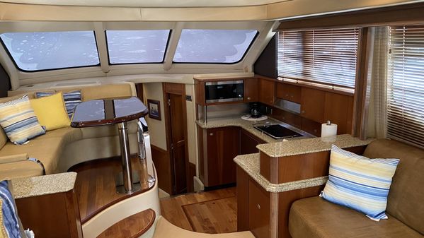 Sea Ray 520 Sedan Bridge image