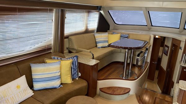 Sea Ray 520 Sedan Bridge image