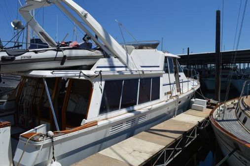 Bayliner 4588 image
