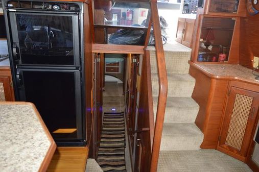 Bayliner 4588 image