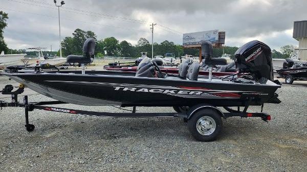 Tracker Pro Team 175 TF 