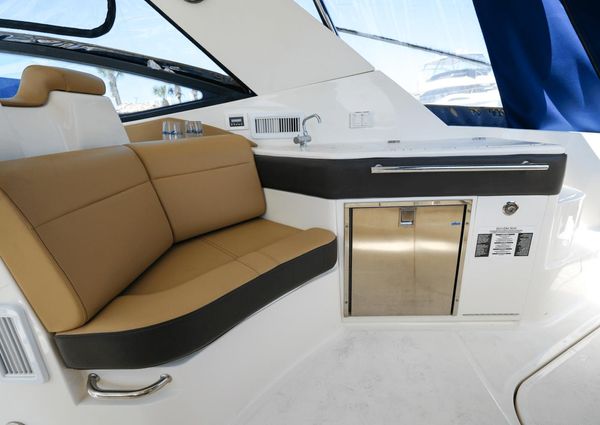 Sea Ray 32 Sundancer image