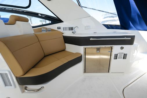 Sea Ray 32 Sundancer image