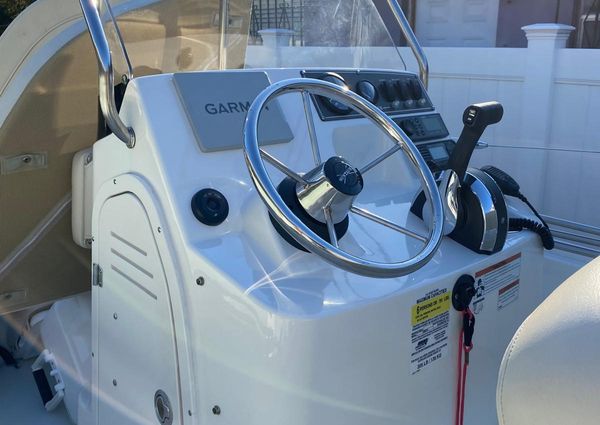 Boston Whaler 150 Montauk image