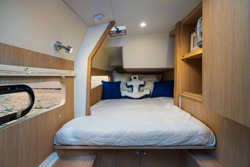 Aquila 32 image
