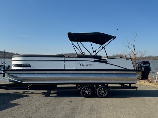 Tahoe-pontoon CASCADE-REAR-J-LOUNGER - main image