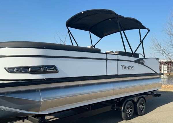 Tahoe-pontoon CASCADE-REAR-J-LOUNGER image