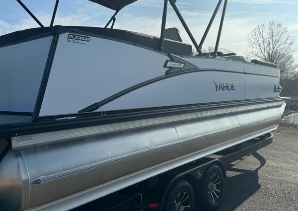 Tahoe-pontoon CASCADE-REAR-J-LOUNGER image