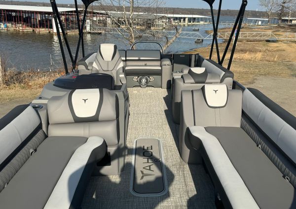 Tahoe-pontoon CASCADE-REAR-J-LOUNGER image