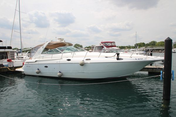 Cruisers-yachts 4270-EXPRESS - main image