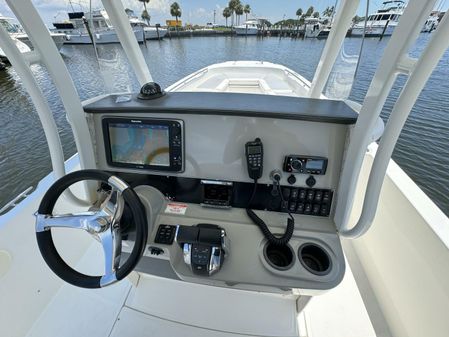 Boston Whaler 270 Dauntless image