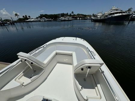 Boston Whaler 270 Dauntless image