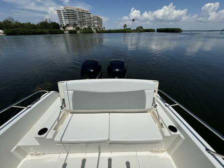 Boston Whaler 270 Dauntless image