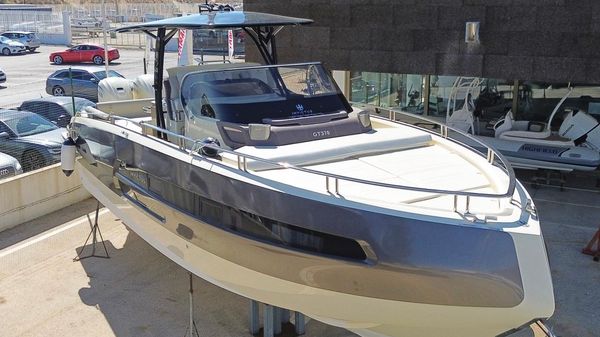 Invictus 370 GT