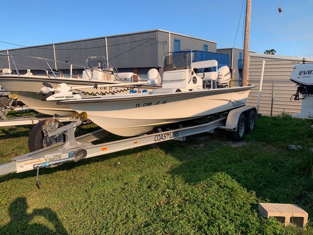 2001 Kenner 180 V Tunnel Port Aransas, Texas - Fox Yacht Sales