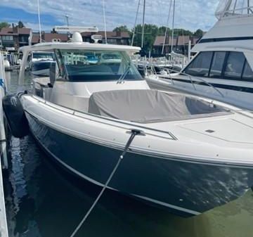 Tiara Sport 38LS