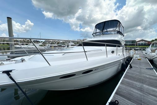 Sea Ray 400 Sedan Bridge image