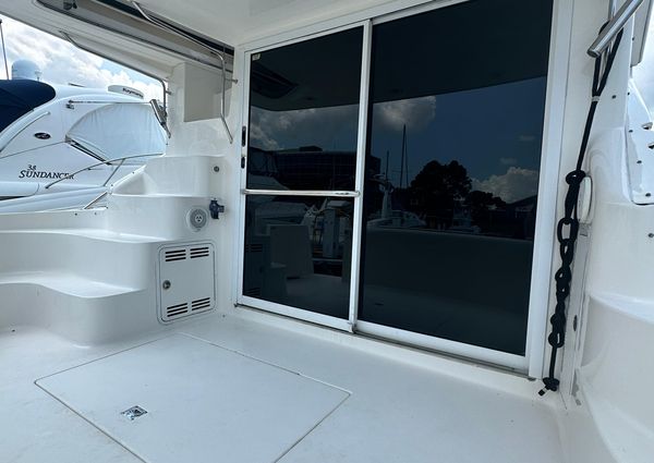 Sea Ray 400 Sedan Bridge image