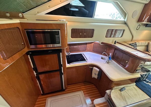 Sea Ray 400 Sedan Bridge image